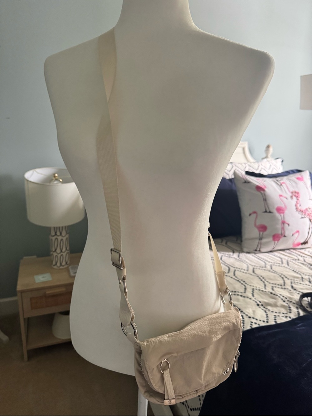 lululemon All Night Festival bag Micro off white
